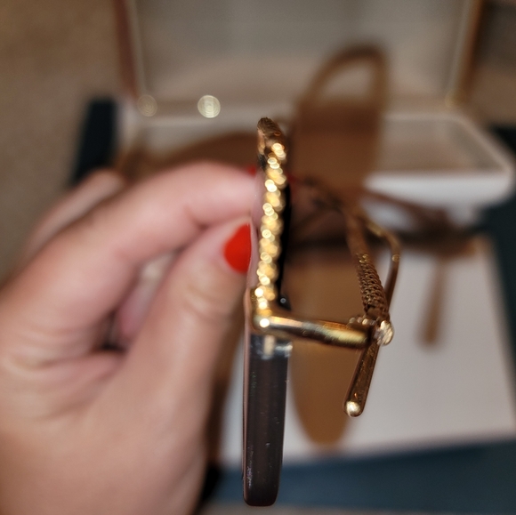 Sunglasses - Picture 3 of 4